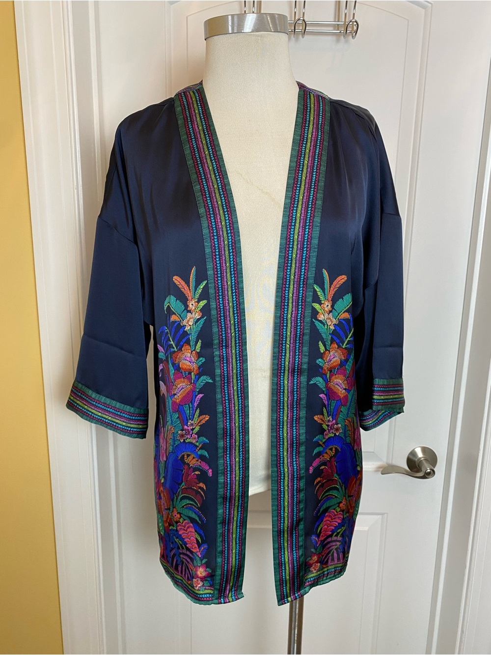Daniel Rainn DR2 Navy Kimono Silky Bright Floral Stunner Tropical S/M